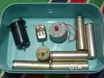 4 dc motor or battery bechna hai