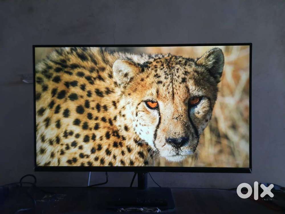 SAMSUNG 32 inch FHD Smart Monitor with Remote
