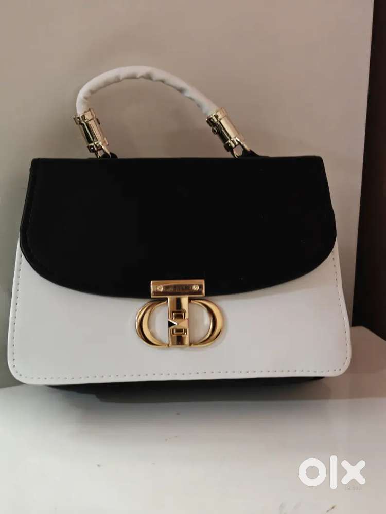 Ladies fashionable bags