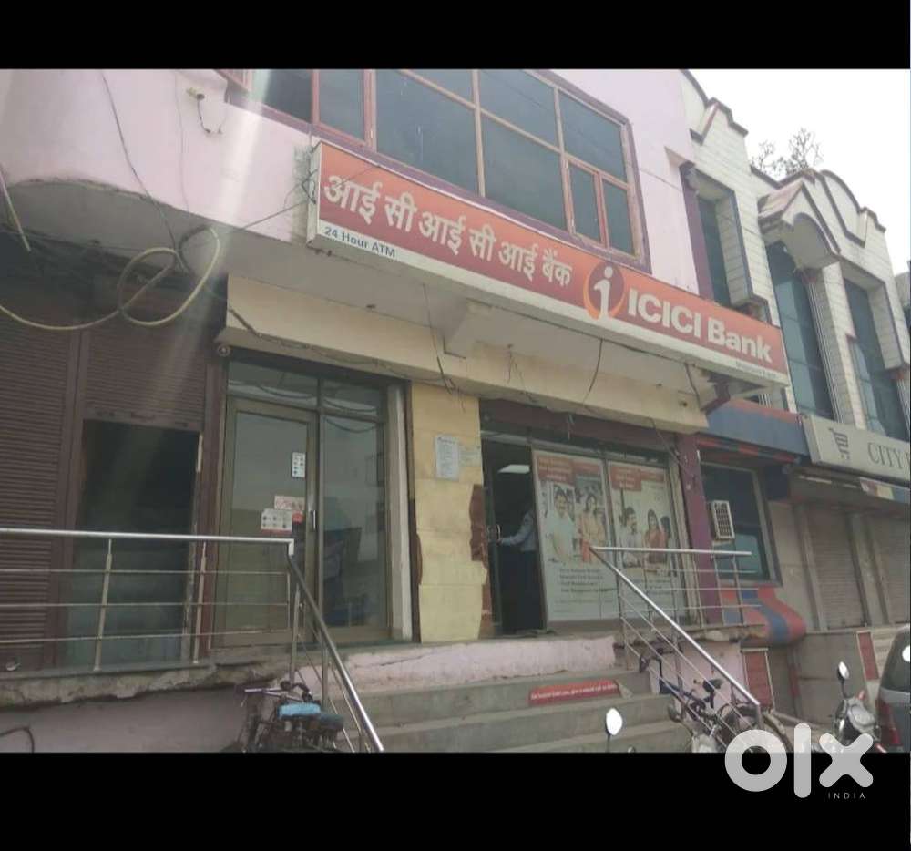 Real Estate Sales Executive (Female)