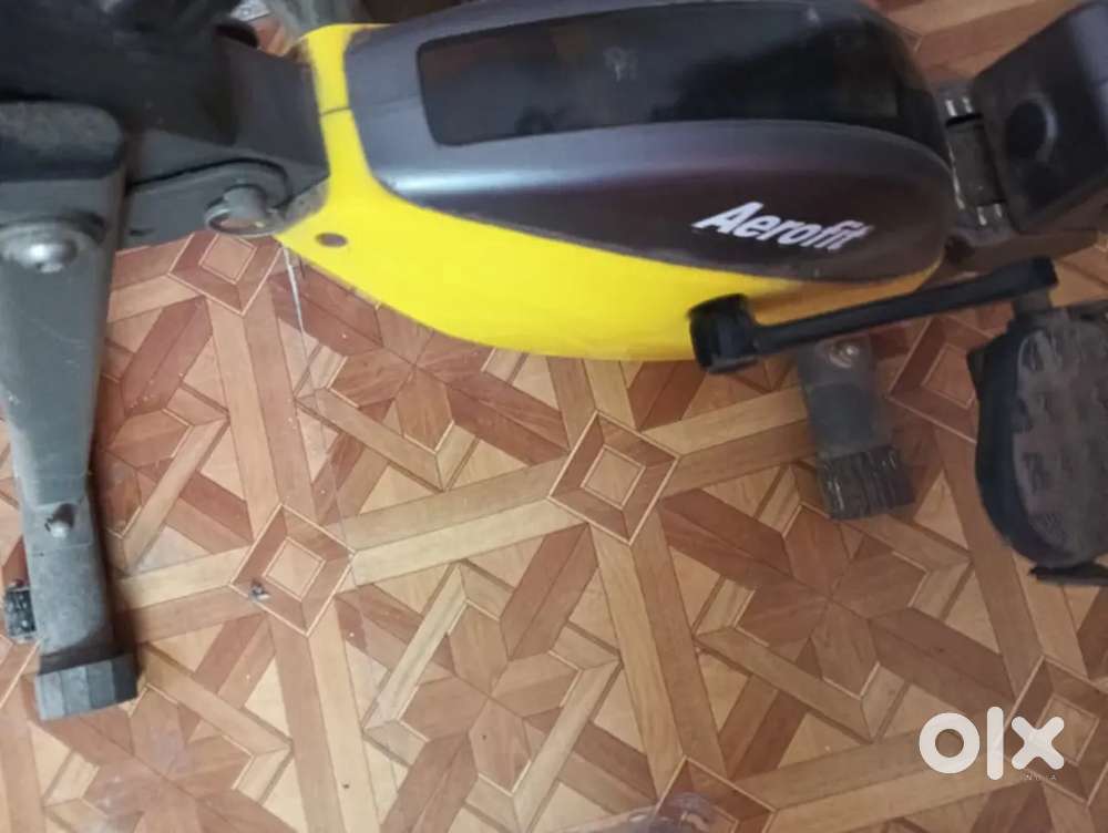 AEROFIT electronic execercise cycle