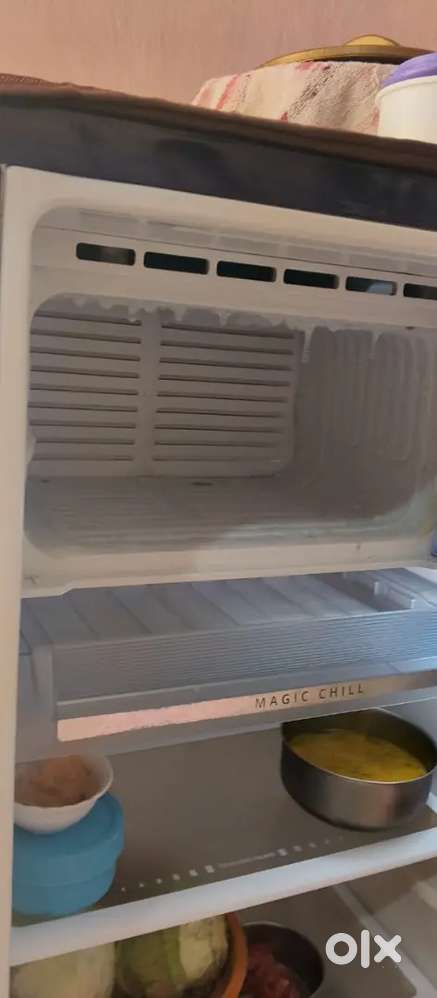 Whirlpool fridge storage 200 litre