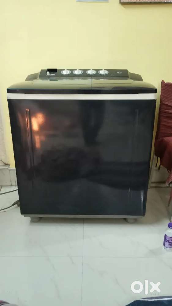 LG 6kg Semi automatic top-load Washing Machine
