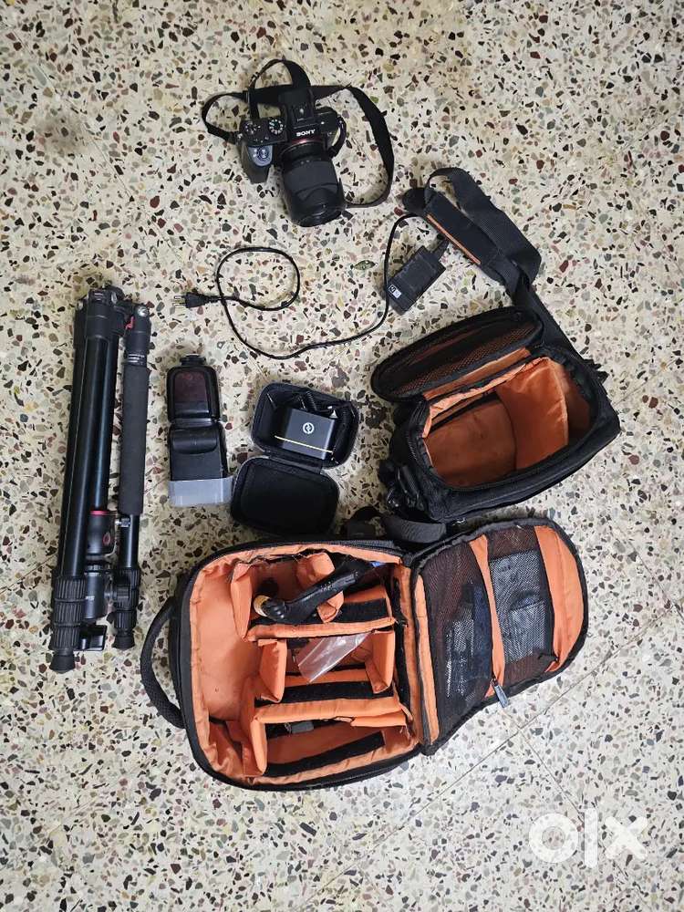 Sony A7 II youtube Kit - Full Frame DSLR + Accessories)