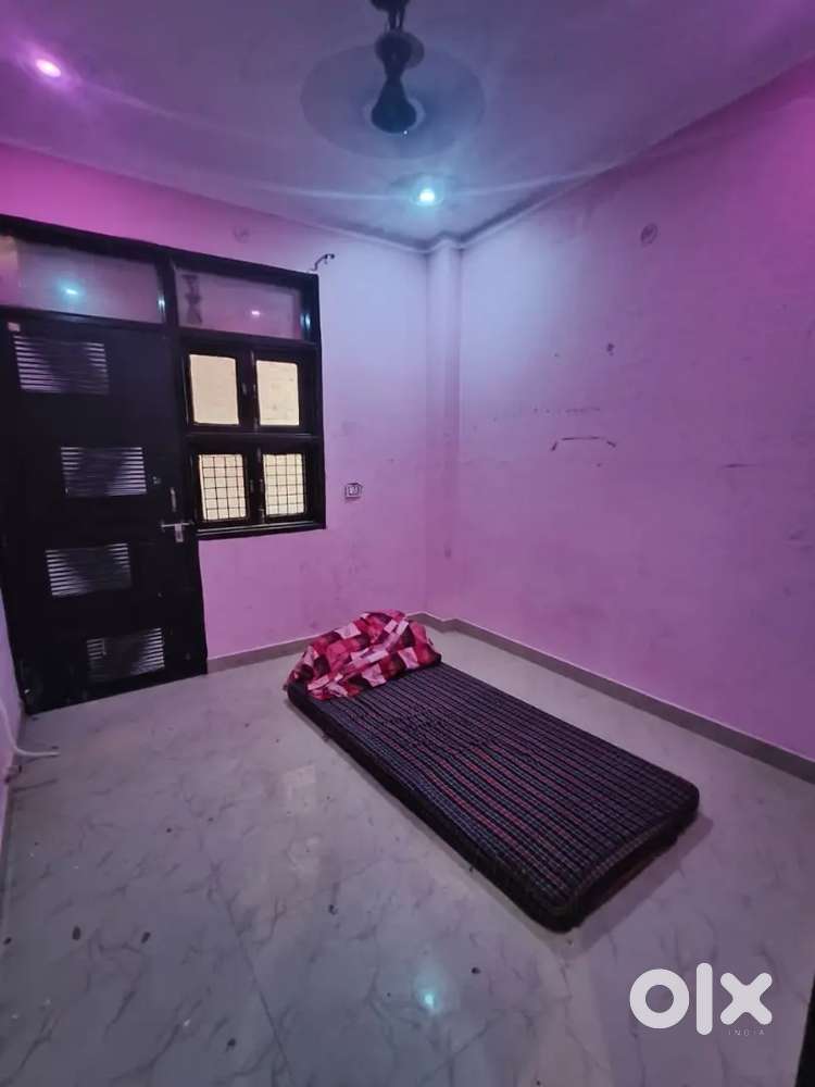 2BHK Independent Flat for Rent 8K 2nd Floor at DwarkaMod metro