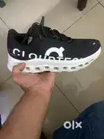 sport shoes imported