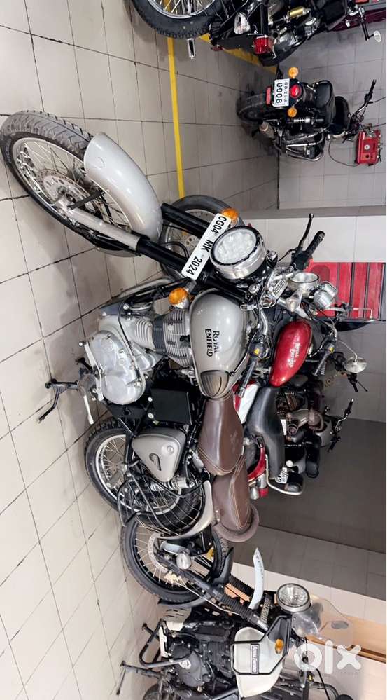 Classic 350 gun metal colour in mint condition