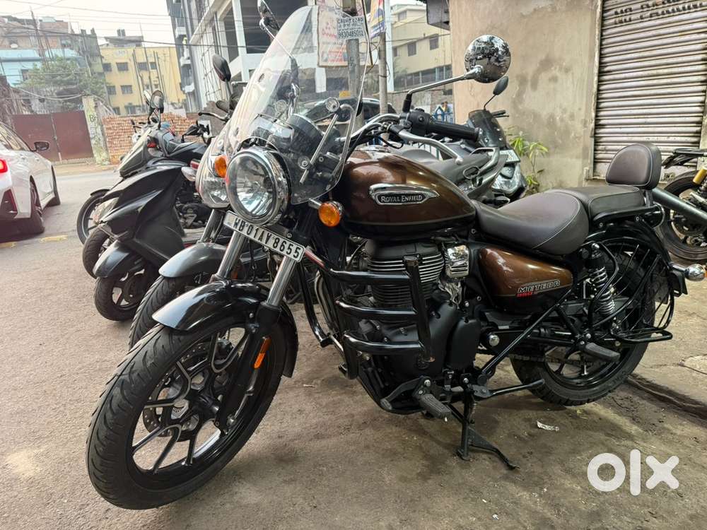 Meteor 350 super nova top model