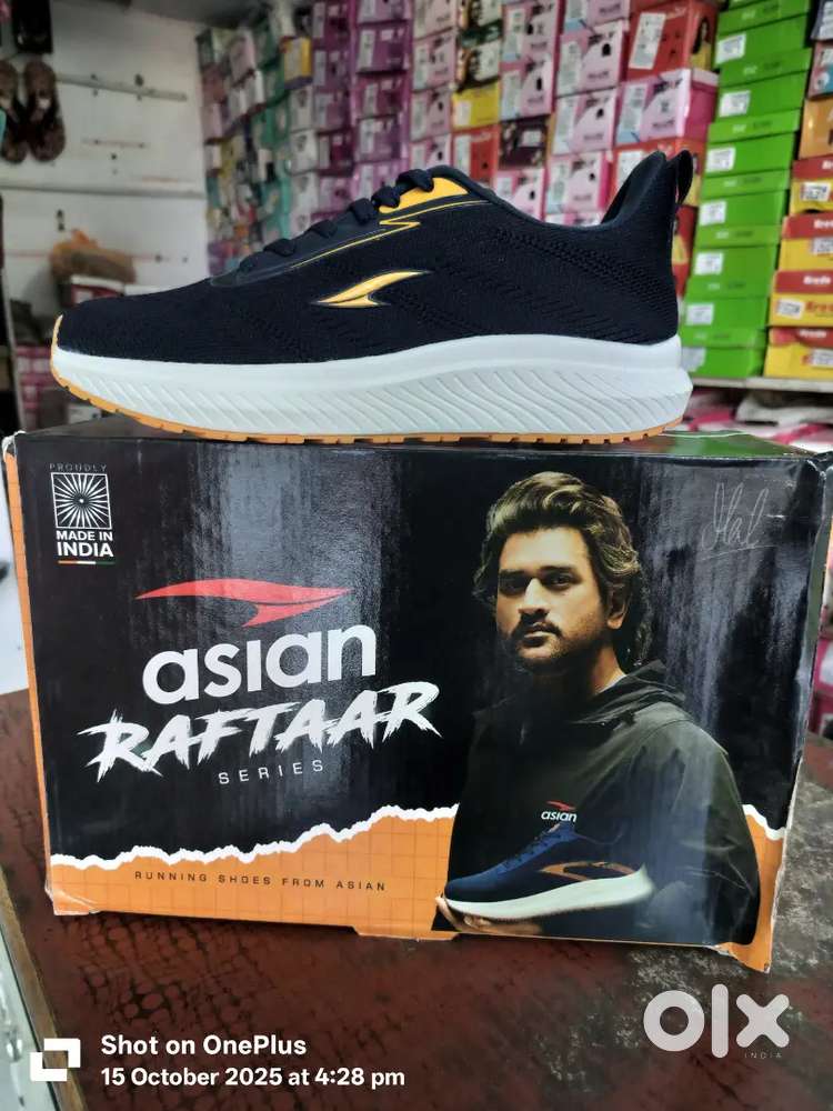 Men sports shoes