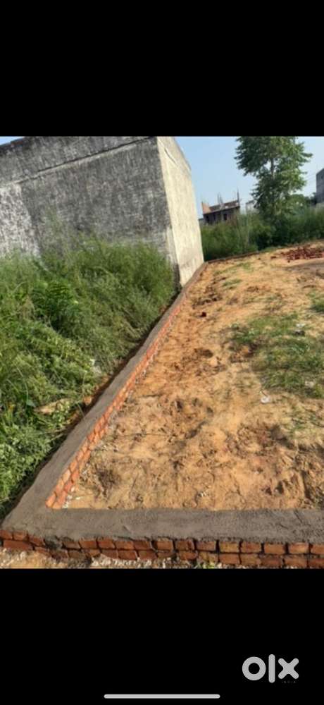 Vatsh colony 200 gaj fast gali 2 second plote