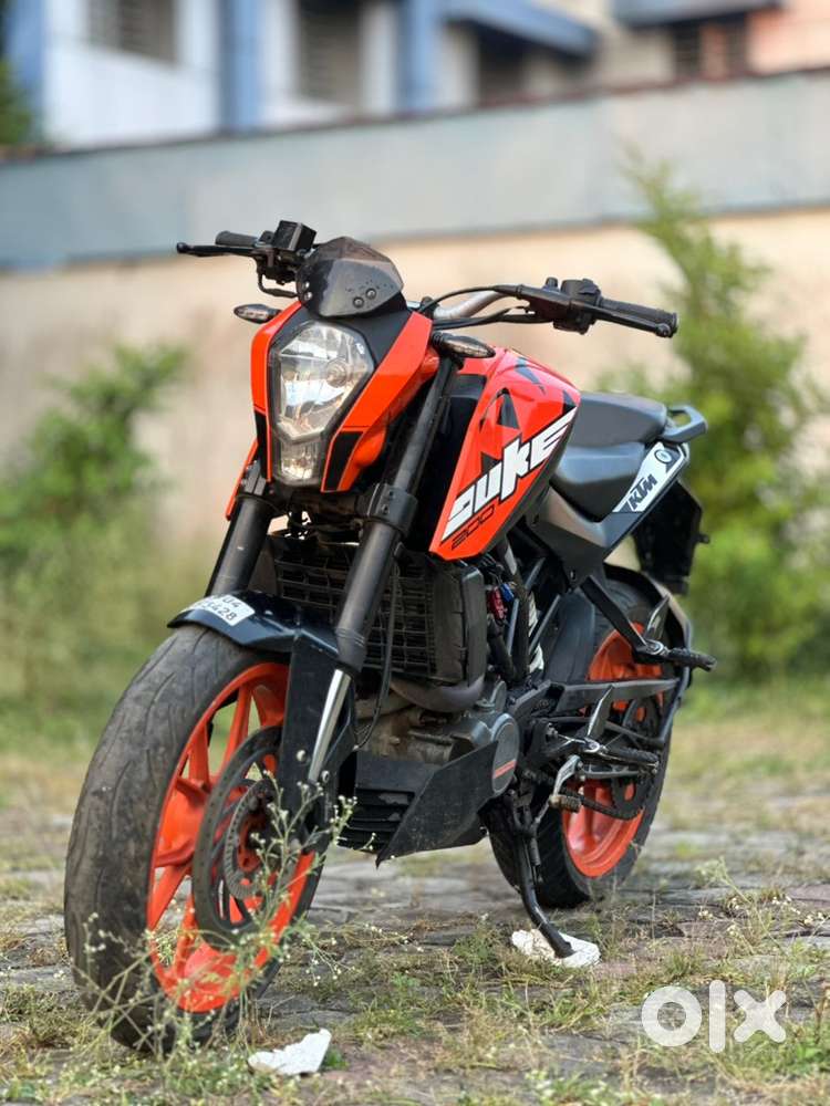 Down payment 5000Rs me KTM Duke 200 model 2019 owner 2nd 17000 km's