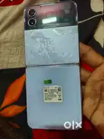 Sumsung flip z4