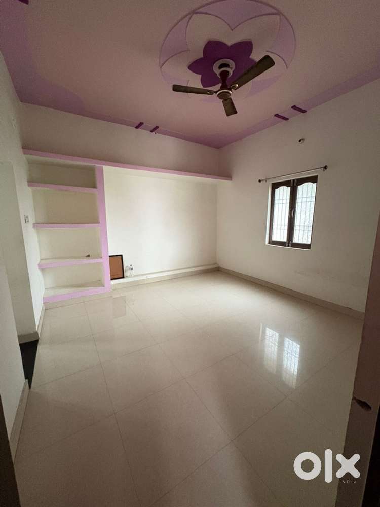 One single room on rent