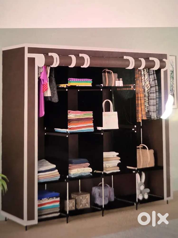 Wardrobe - Collapsible + Portable