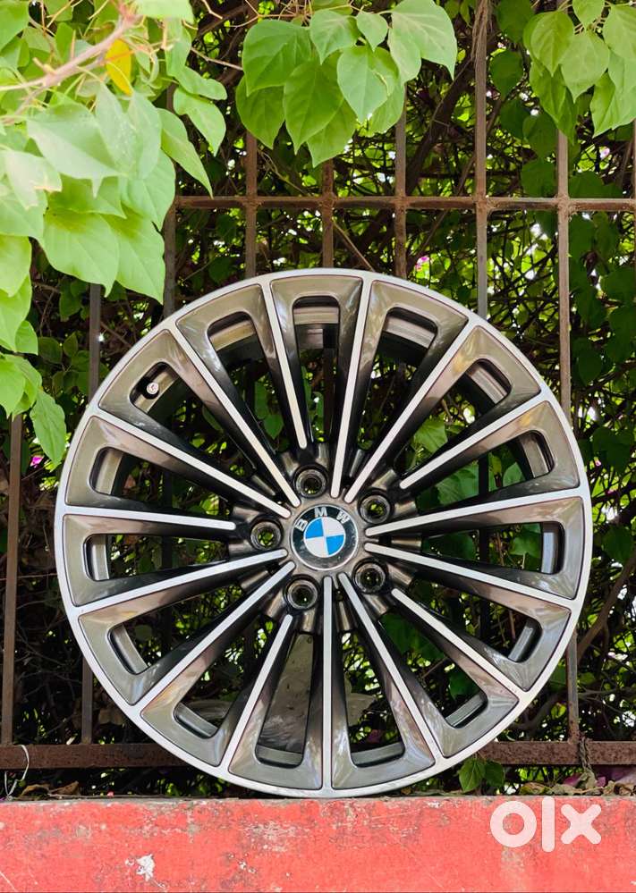 BMW ALLOY WHEELS 19 INCH GOOD CONDITION (120 PCD)