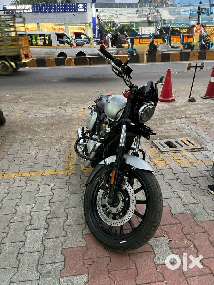 Yezdi Roadster special Chrome edition