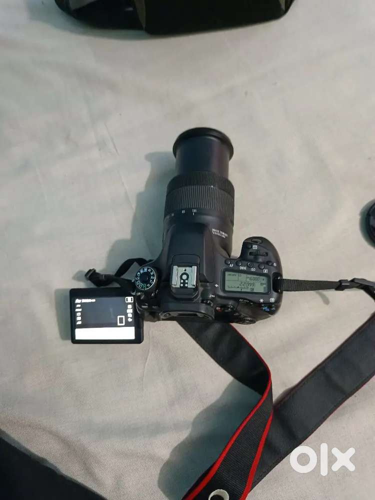 Canon 80D DSLR model