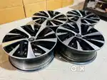 17 Innova Crysta Z version used Daimond cut wheels set of 4 available