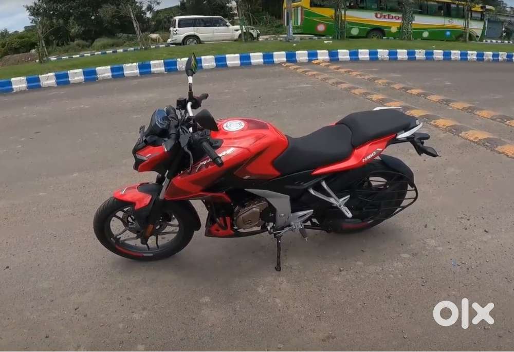 BAJAJ PULSAR N160