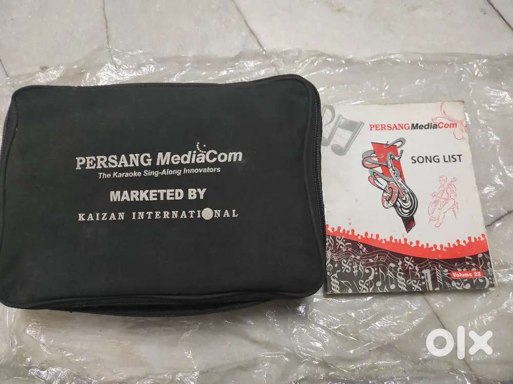 Persang Mediacom portable karaoke /multimedia player with corded mics
