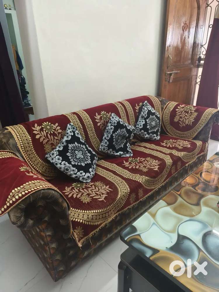 3 +2 seater sofa with great cushion