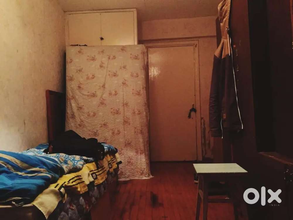 Need urgent room mate