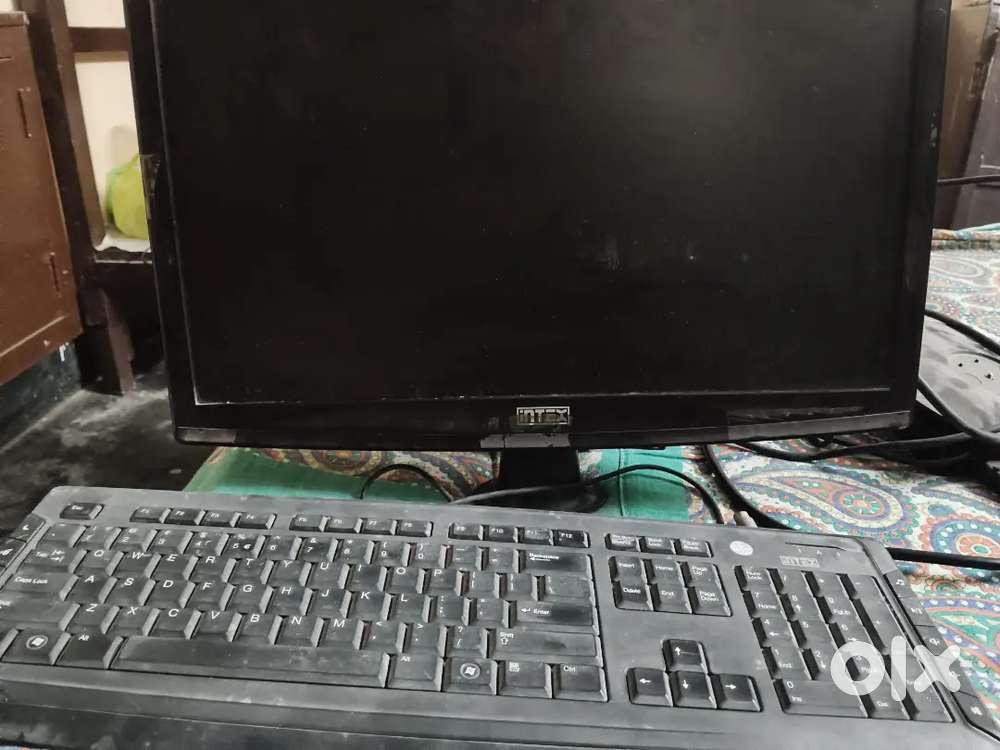 Intex Desktop with full accessories