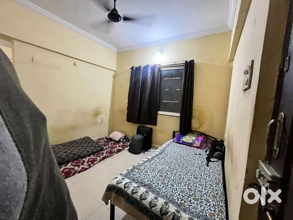 Looking for male roommate