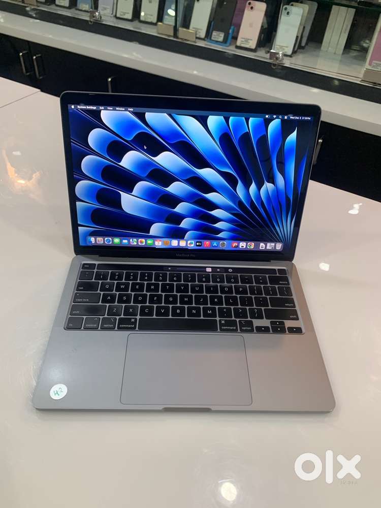 MacBook Pro 2020 13inch i7 32GB 512GB Bill & Warranty