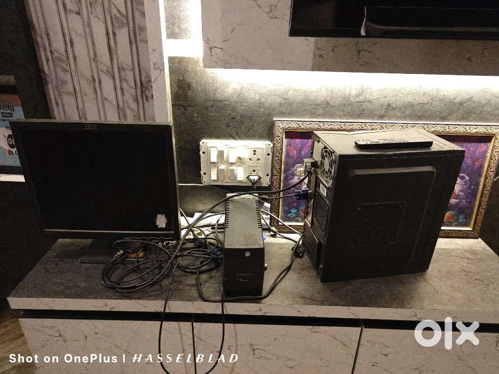 Desktop with UPS