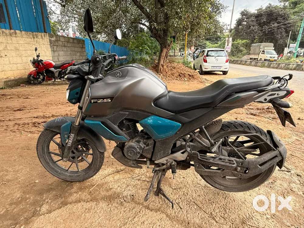 Yamaha FZS