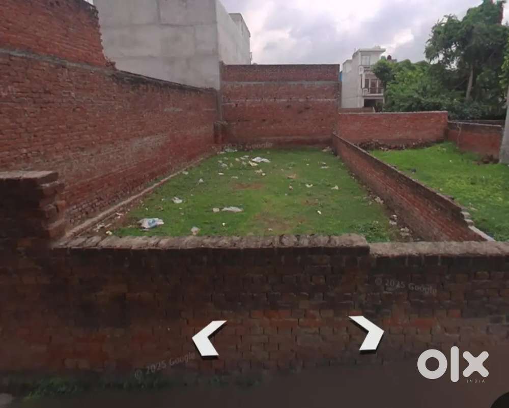 Prime location me plot hai
