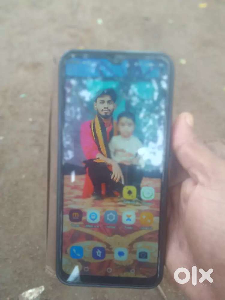 Infinix hot 8 (4/64) ..Boinda