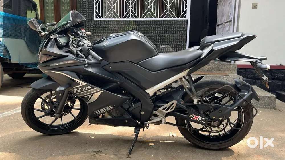 Yamaha R15 v3