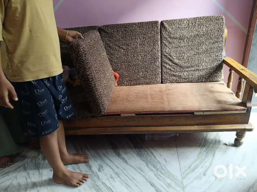 Good condition 5 seater Sofa
