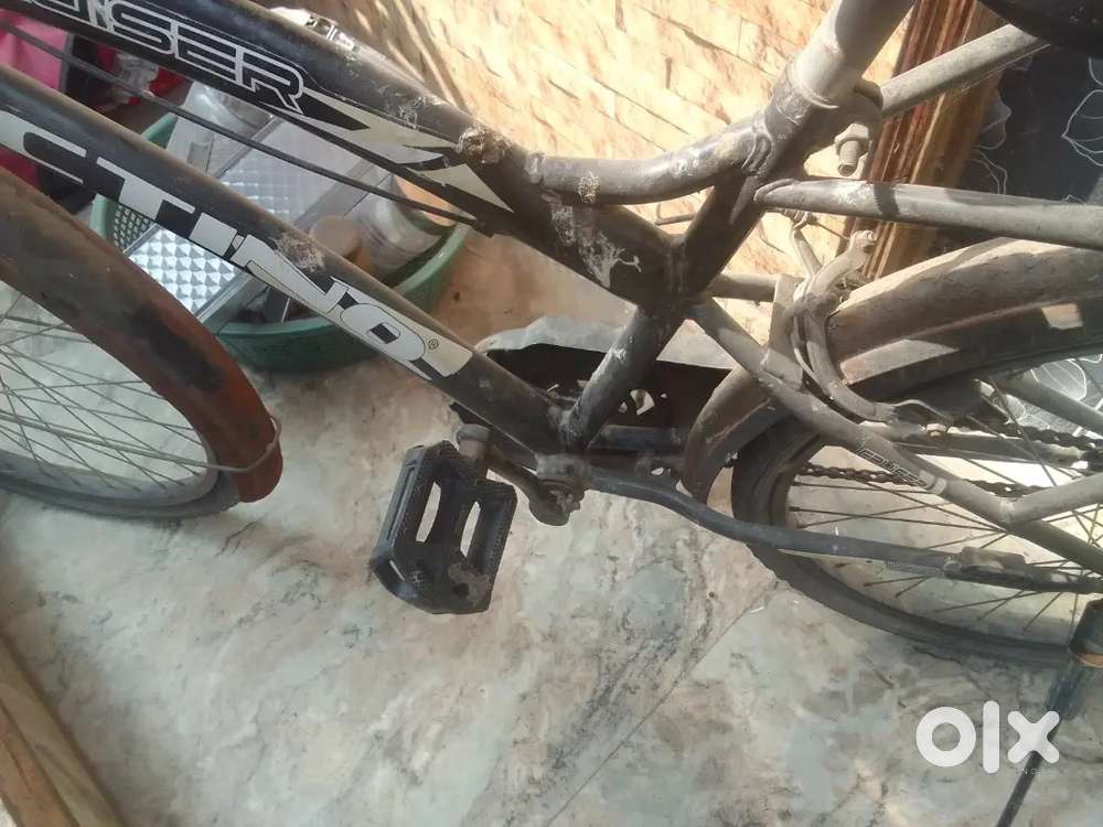 Avengers 1 year old cycle , price 4000₹