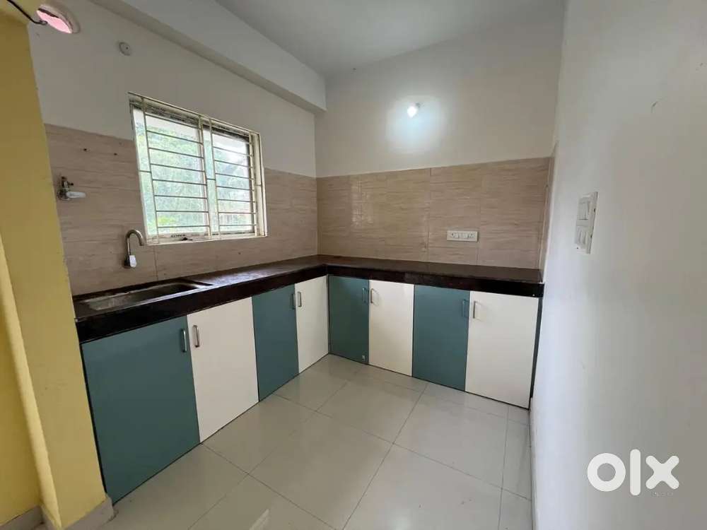 2bhk semi furnished flat Bamunimoida