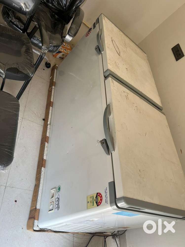 CF-582-DD : DOUBLE DOOR HT, CONVERTIBLE FREEZER