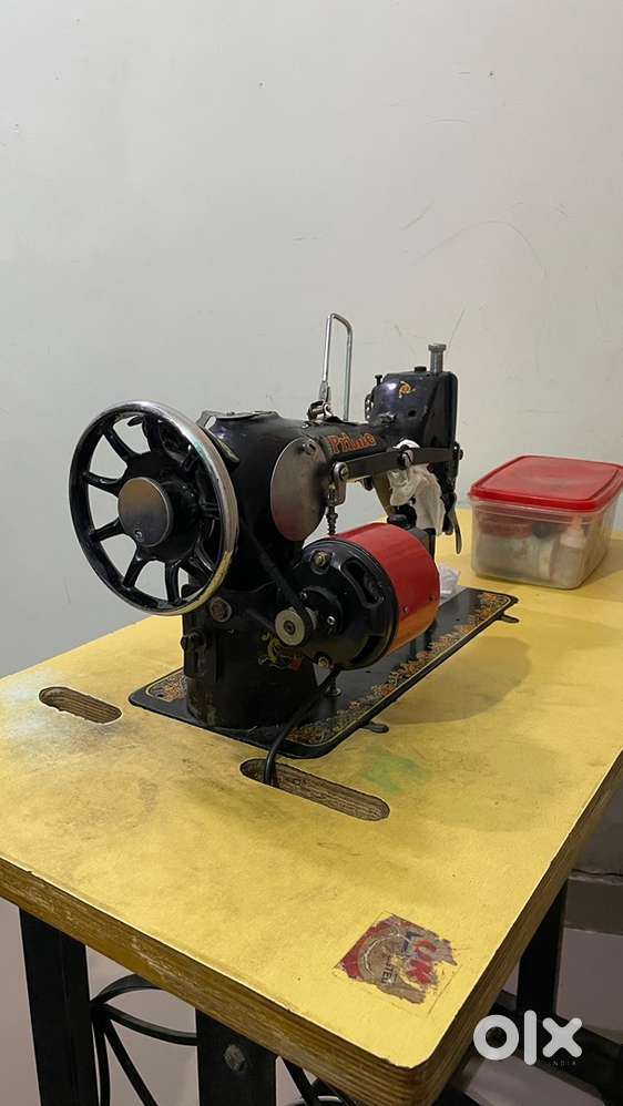 Heavy Duty Sewing Machine for Sale – Excellent Working Condition!