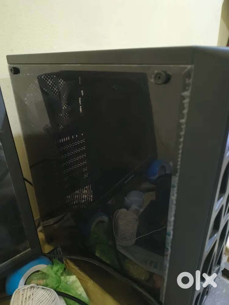 Gaming pc with monitor and computer table