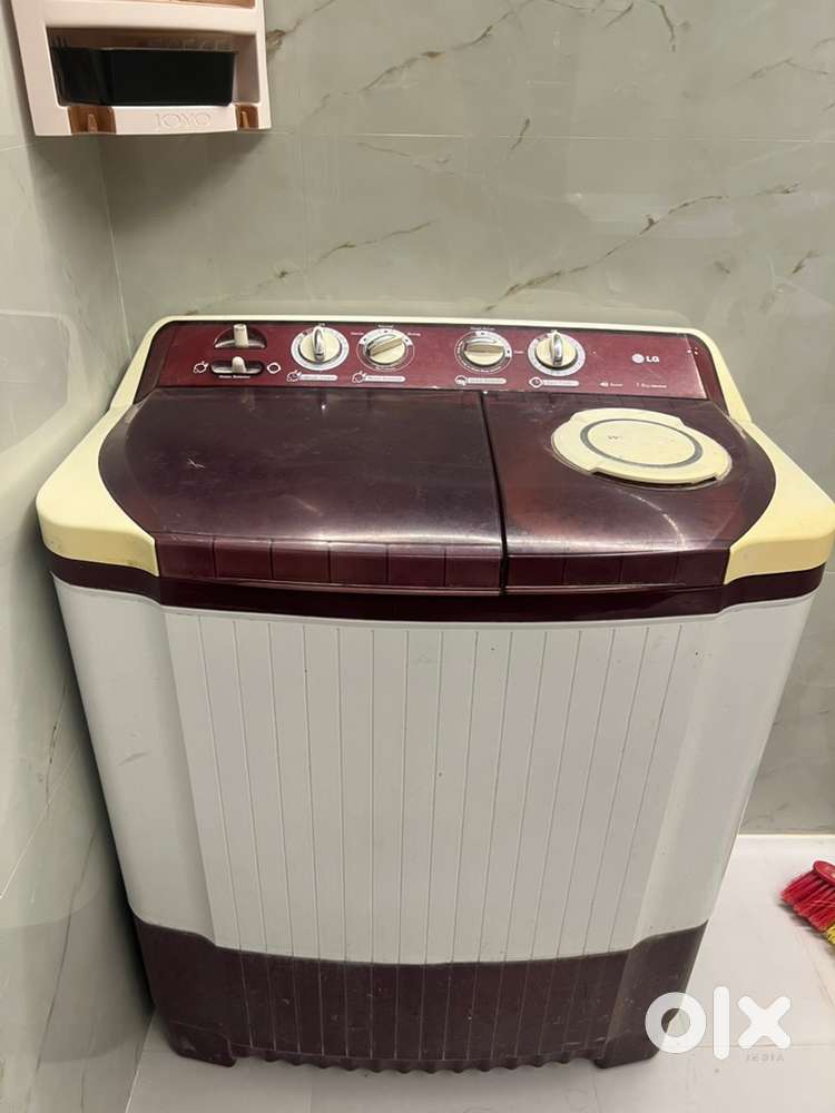 LG semi-automatic washing machine