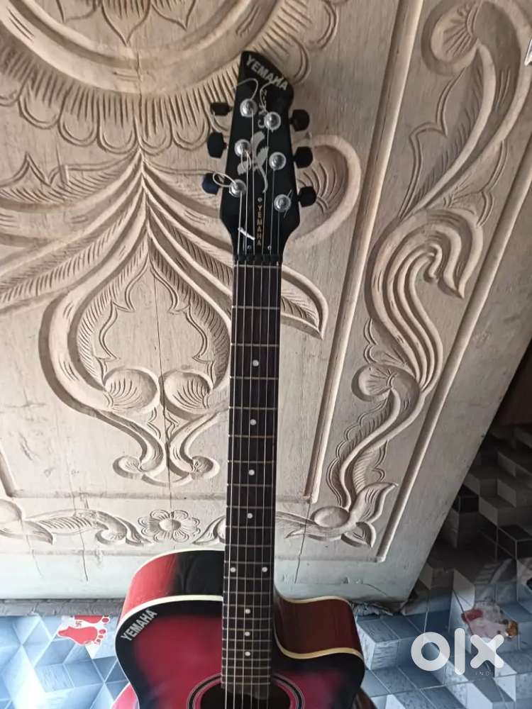 Guiter  YAMAHA