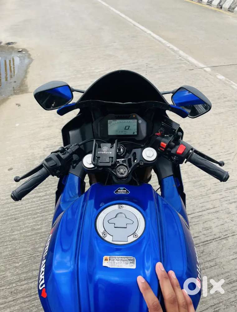 R15 V4 WELL MENTAIN BIKE VERY GOOD CONDITION