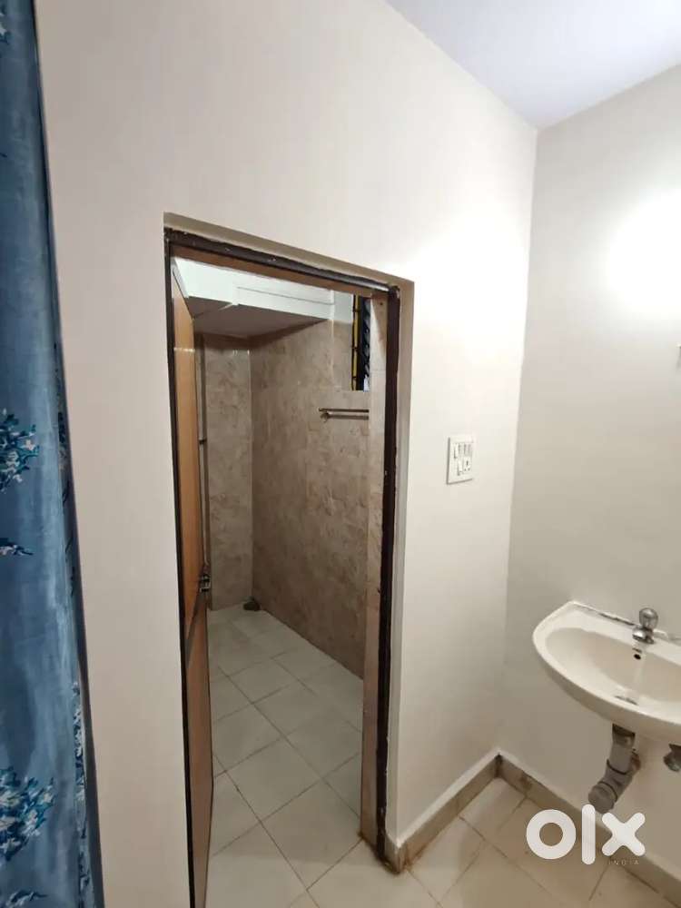 1BHK Ground Floor Flat dual entrance. Flat for rent 9999