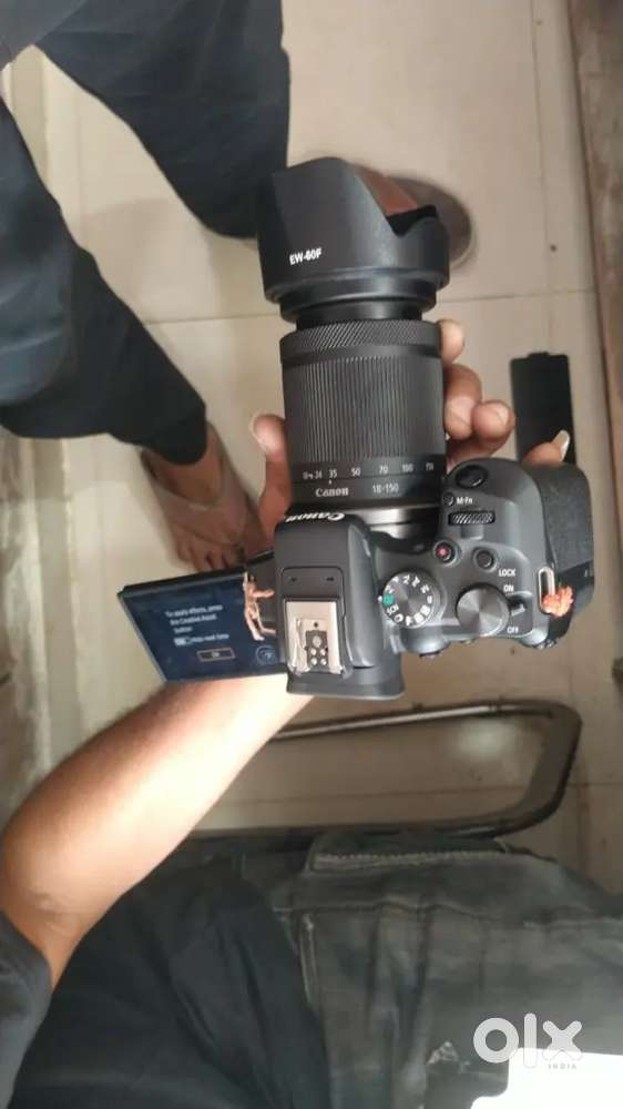 Canon EOS R-10 DSLR 18-150mm