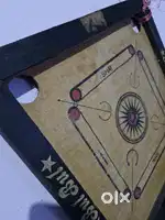 Carrom board