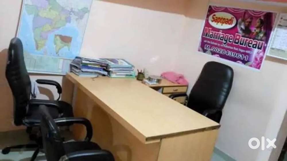 Wanted m/f staffs inside office 9.30 /5. Freshers also time