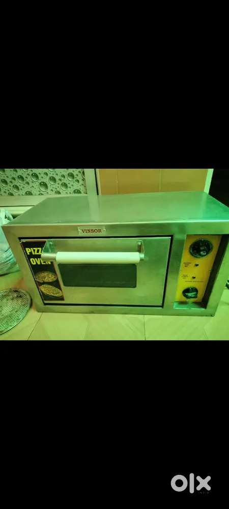 COMMERCIAL PIZZA OVEN