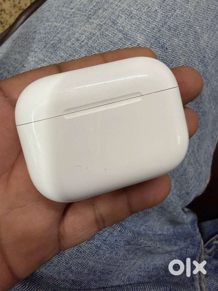 Apple airpod pro 3 original 10 day old brand new condition with bill
