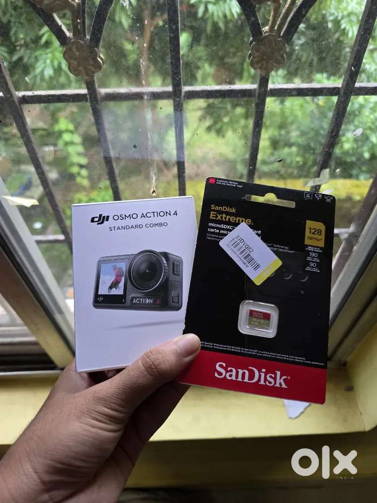 DJI Action 4 Standard Combo